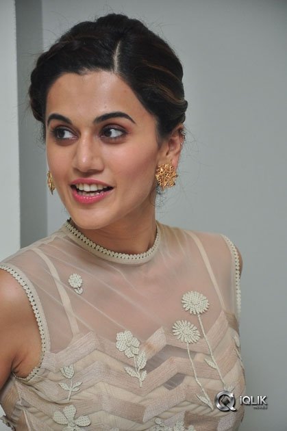 Taapsee-At-Anando-Brahma-Movie-Trailer-Launch